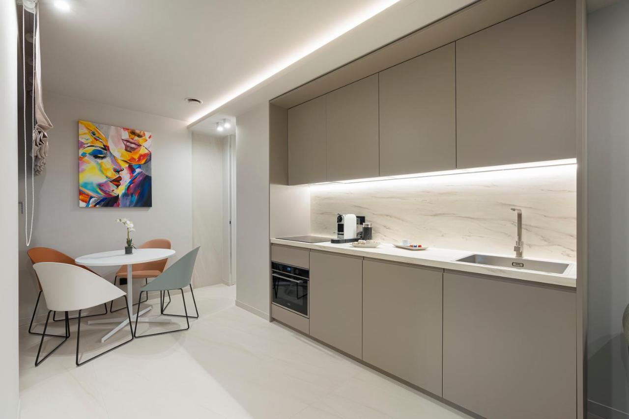Aera Luxury Suites - 303 304 305 Катания Экстерьер фото