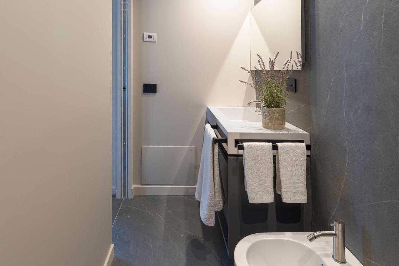 Aera Luxury Suites - 303 304 305 Катания Экстерьер фото